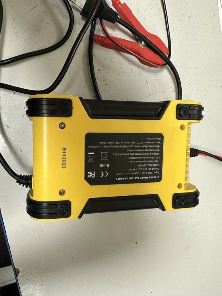 Дешиво Foxsur 12/24v 12a с ломбарда