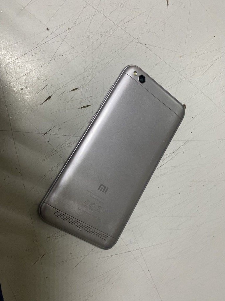 Дешиво Xiaomi Redmi 5A 2/16GB Gray с ломбарда