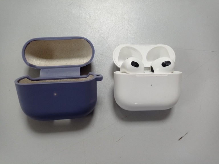 Купити Apple airpods 3rd generation Б/У