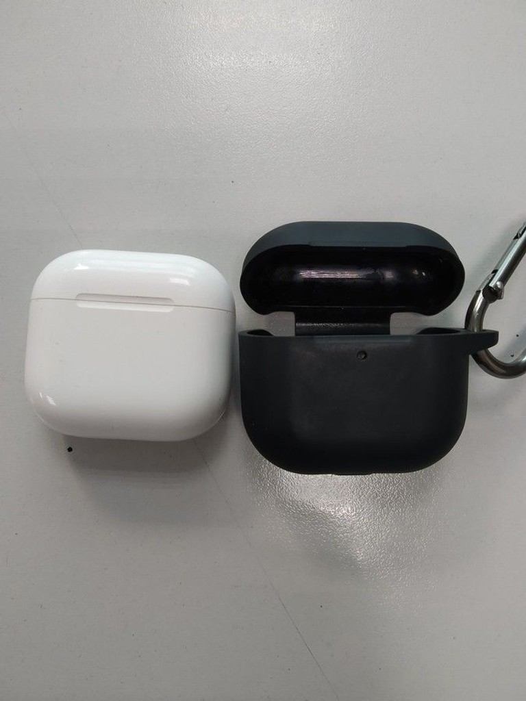 Купити Apple airpods 4 with active noise cancellation Б/У