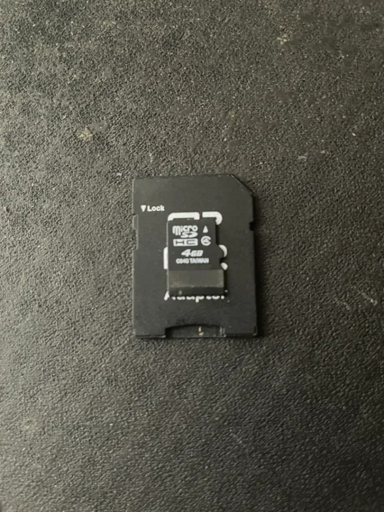 Купити Micro SD 4 ГБ з перехідником (адаптером) Б/У