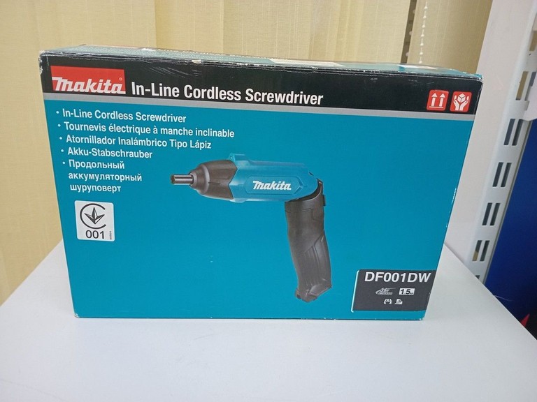 Купити Makita df001dw + набір Б/У