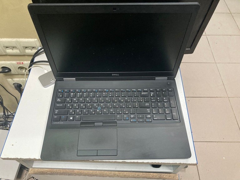 Dell 15/core i5 6300u ddr3/8gb ddr3/hdd *відсутній/ssd 256 gb/*інтегрована Код:01-201078637. Изображение 5