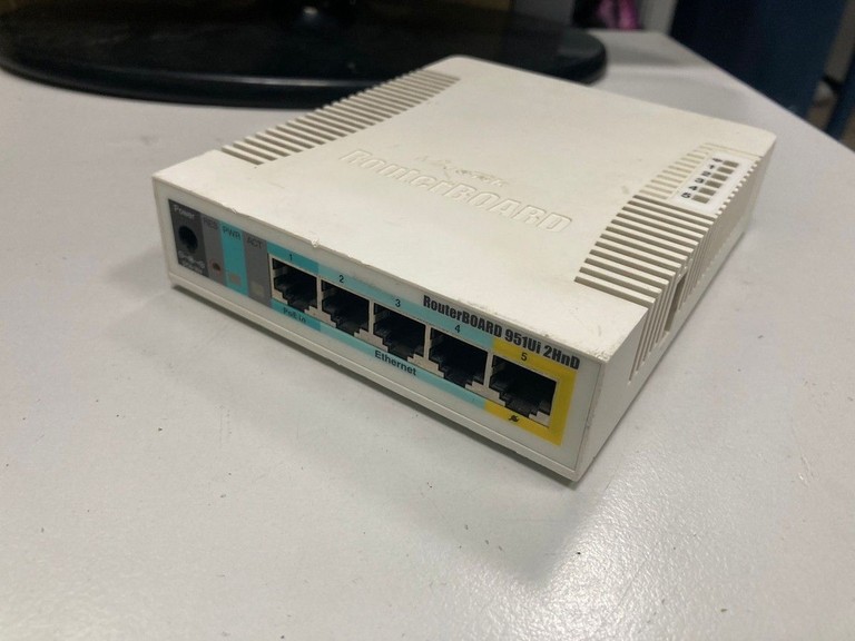 Купити Mikrotik RB951Ui-2HND Б/У