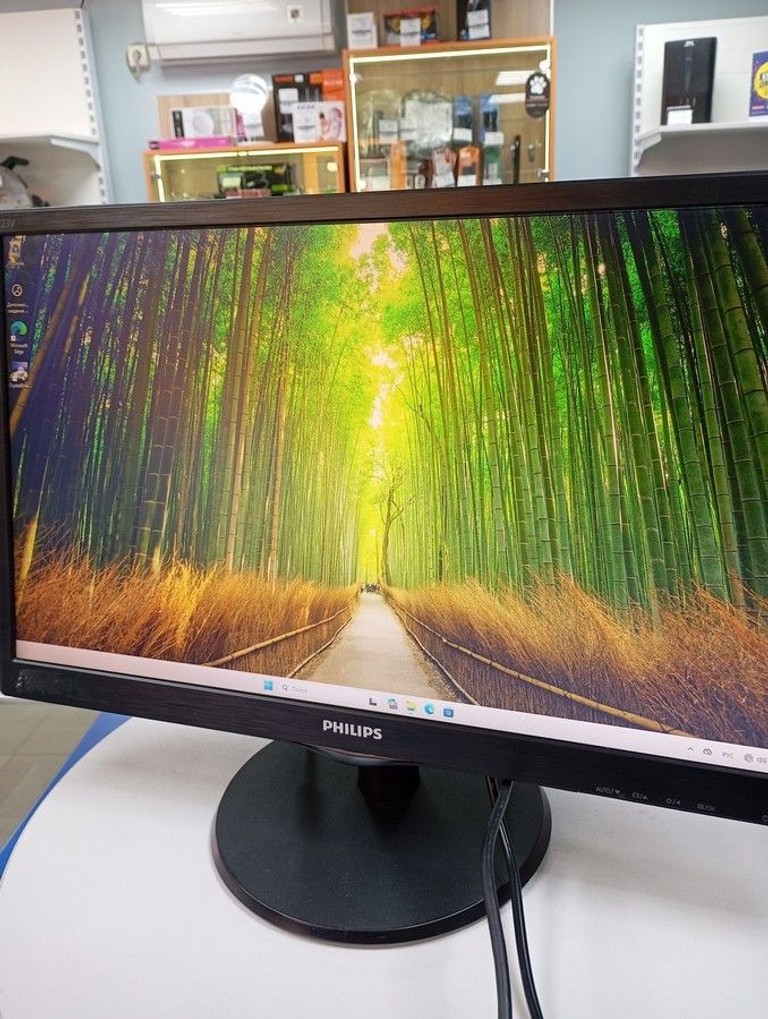 Купить Philips 223v5l Б/У