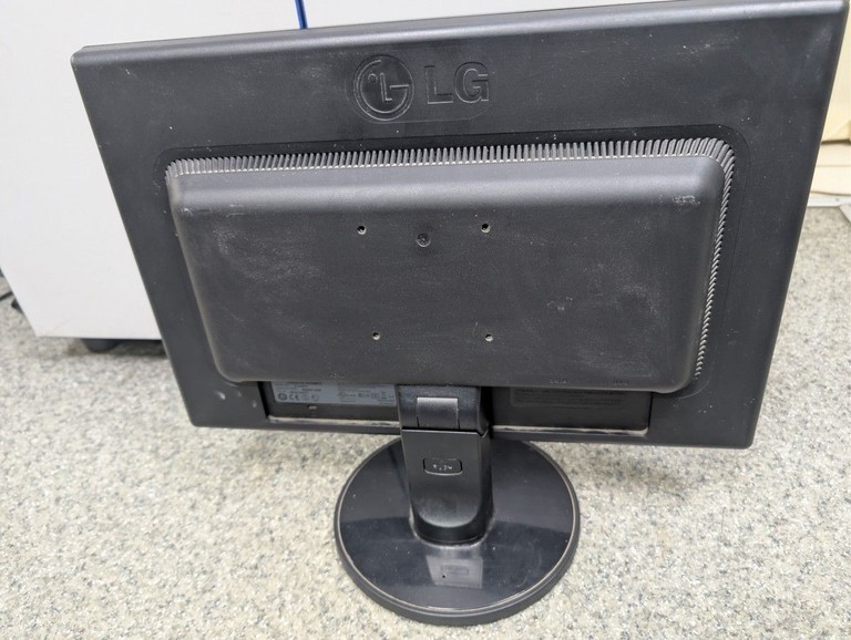Дешиво Lg w1942t с ломбарда