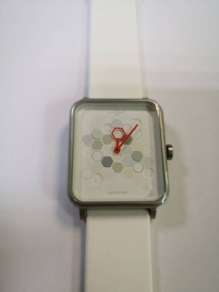 Дешиво Hvilina salidarnasc white с ломбарда