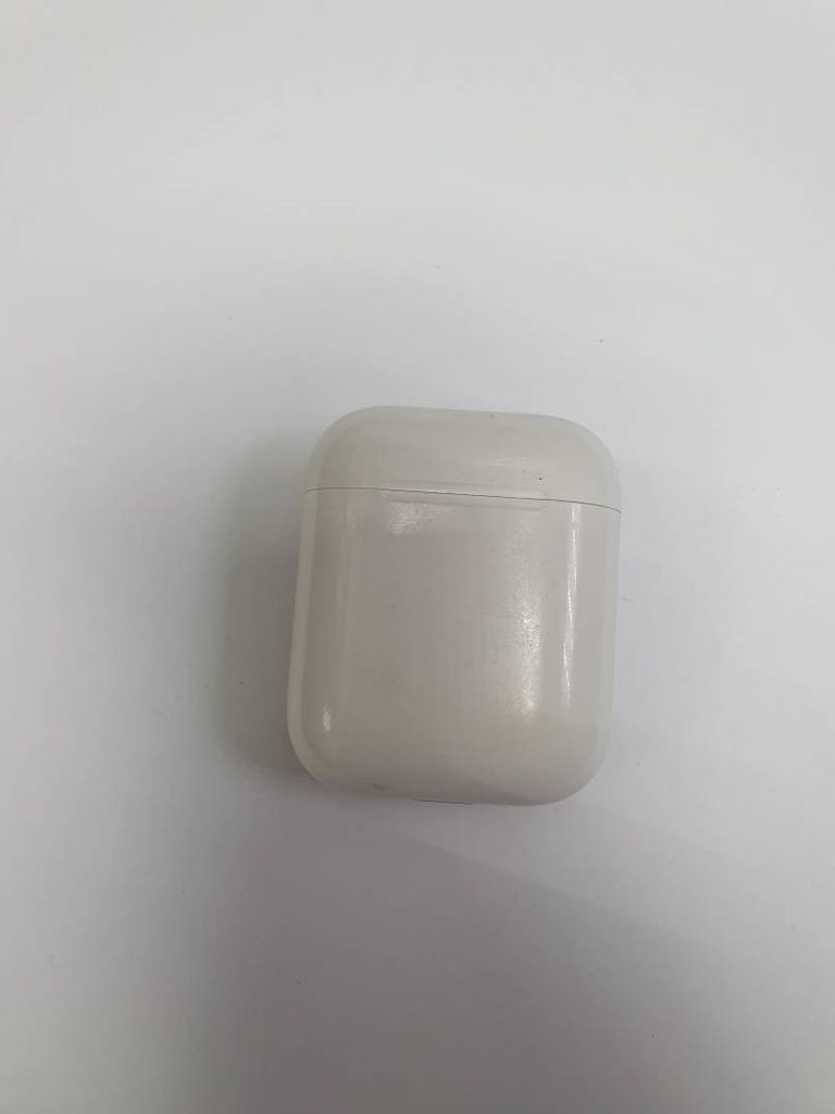 Apple airpods 2nd generation with charging case