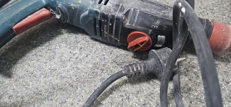 Дешиво Makita hr 2410 с ломбарда