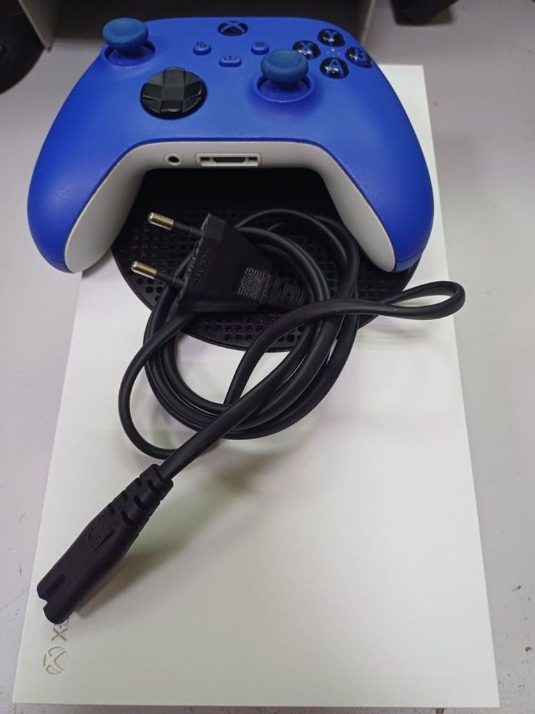Купить Microsoft xbox series s 512gb Б/У