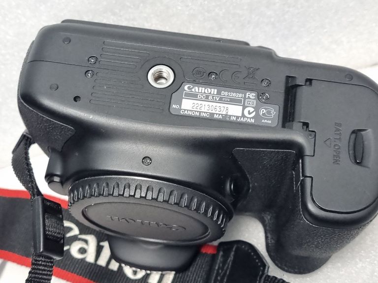 Дешево Canon eos 60d з ломбарду