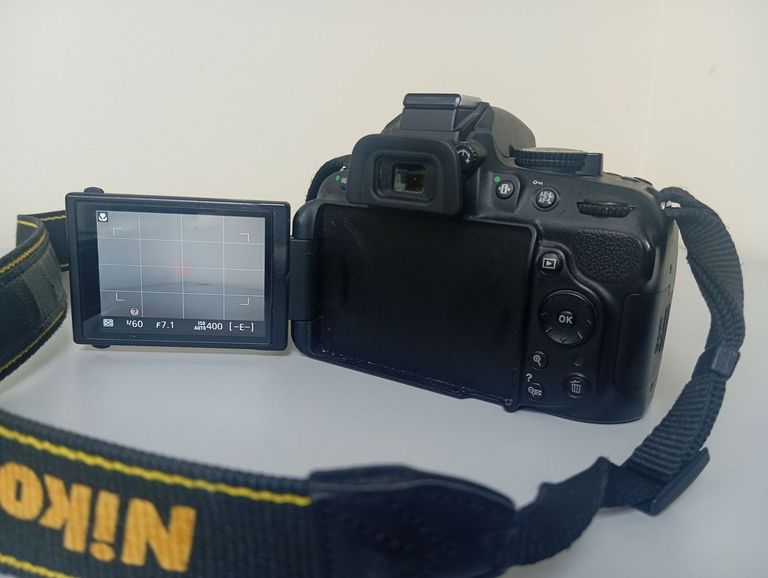 Дешево Nikon d5100 kit af-s nikkor 18-105mm 1:3.5-5.6g ed vr dx з ломбарду