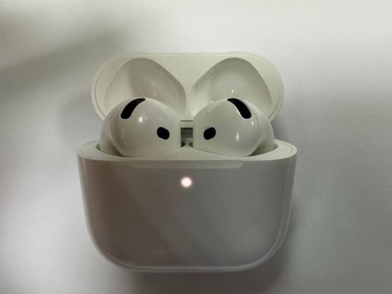 Купить Apple airpods 4 with active noise cancellation Б/У