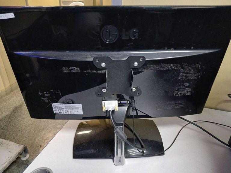 Объявление Lg e2251s Б/У