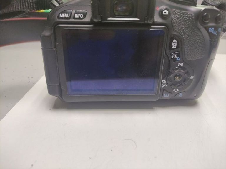 Оголошення Canon eos 600d + ef-s 18-55mm 1:3.5-5.6 is ii Б/У