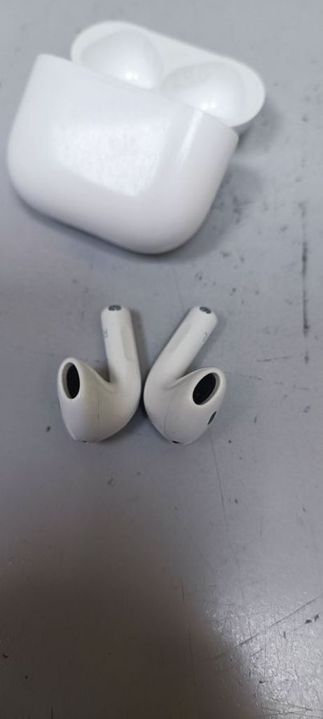 Купить Apple airpods 4 Б/У