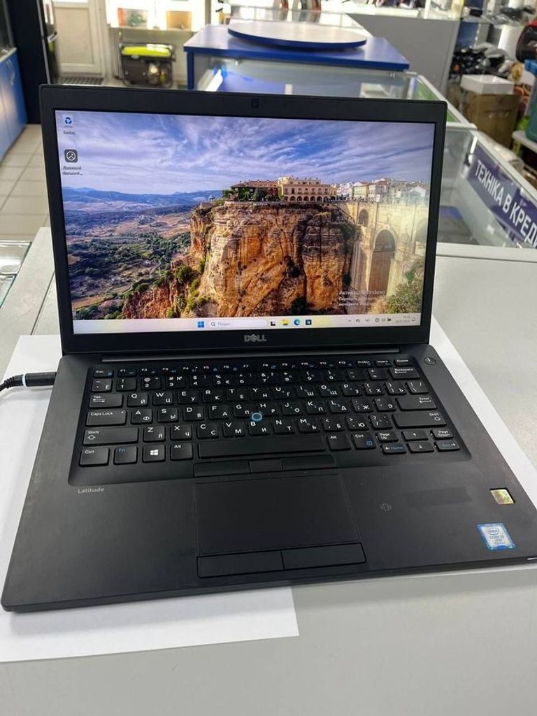 Купити Dell 14/core i5 7300u ddr3/8gb ddr3/hdd *відсутній/ssd 256 gb/*інтегрована Б/У