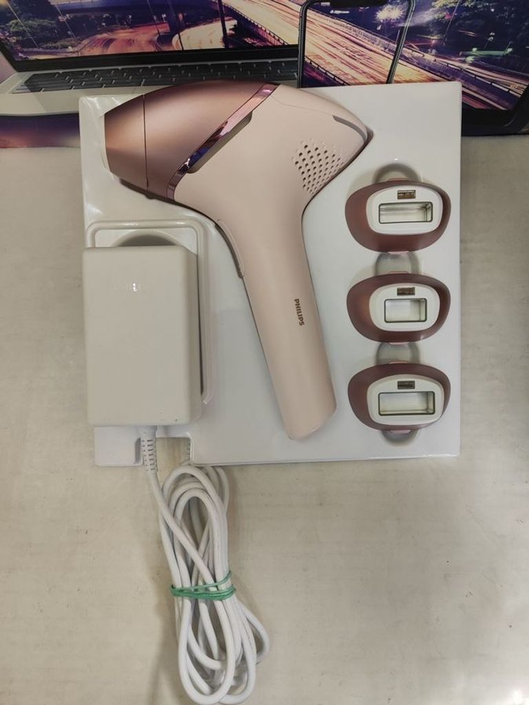 Розпродаж Philips Lumea IPL 9900 Series BRI977/00, продавець Техноскарб