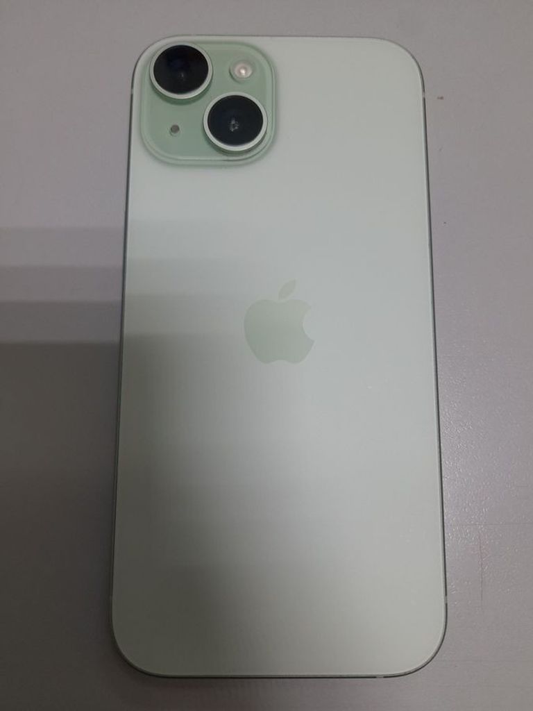 Купити Apple iPhone 15 128GB Green Б/У
