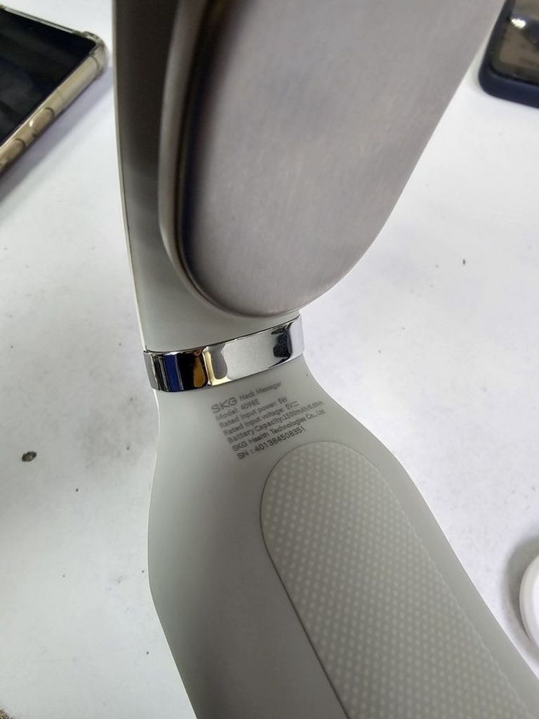 Дешево Skg 4098 White з ломбарду