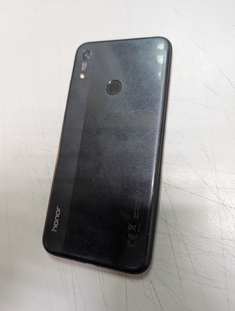 Дешево Honor 8a 2/32gb з ломбарду