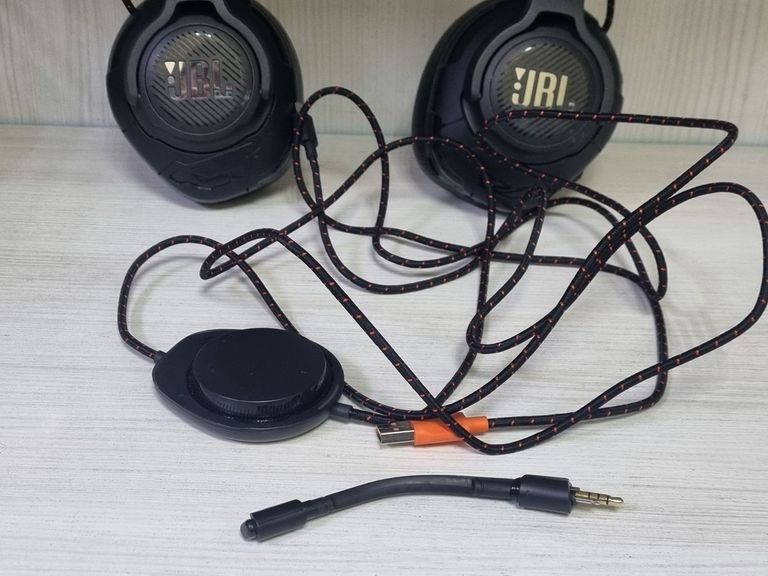 Jbl quantum one Код:01-200859727. Зображення 28
