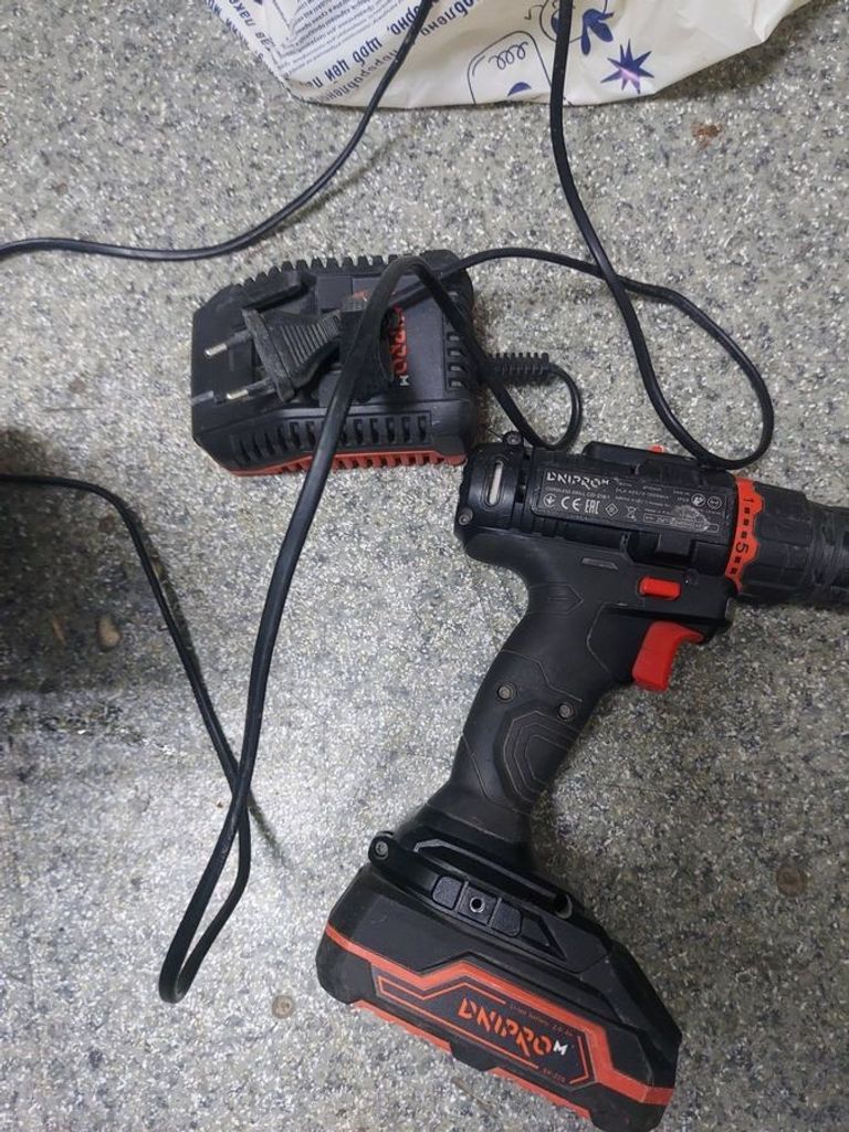 Оголошення Dnipro-M cd-218 1акб 2ah зп Б/У