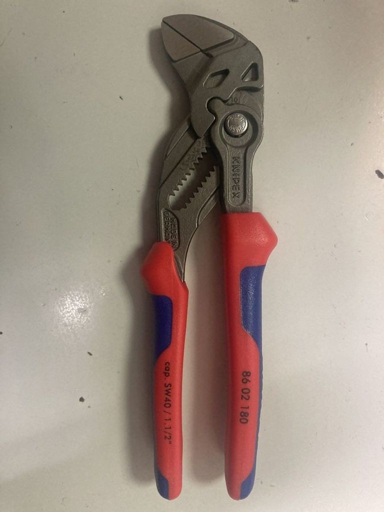 Оголошення Knipex 86 02 180 Б/У