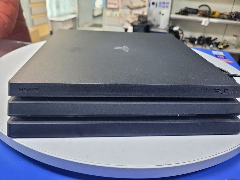Оголошення Sony playstation 4 pro 1tb Б/У