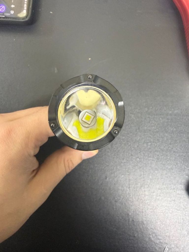 Дешево Nitecore P23i з ломбарду