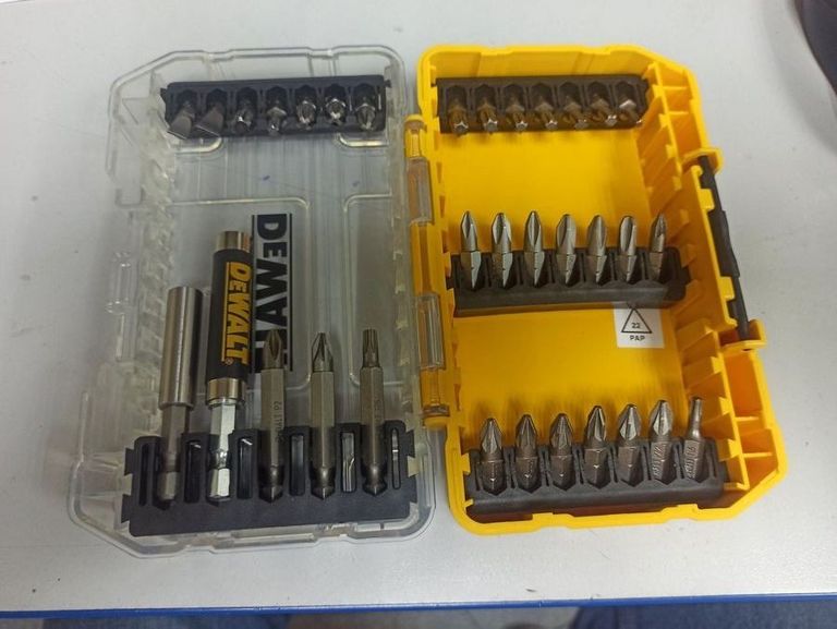 Оголошення Dewalt DT70705 Б/У