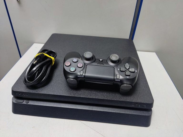 Купити  Sony PlayStation 4 Slim 1TB Black Б/У