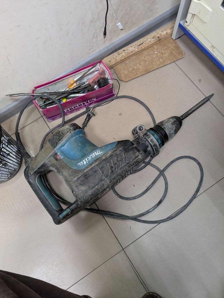 Купити Makita HM1203C Б/У