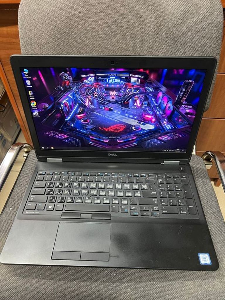 Купити Dell Latitude E5570 (N104LE557015EMEA_UBU) Б/У