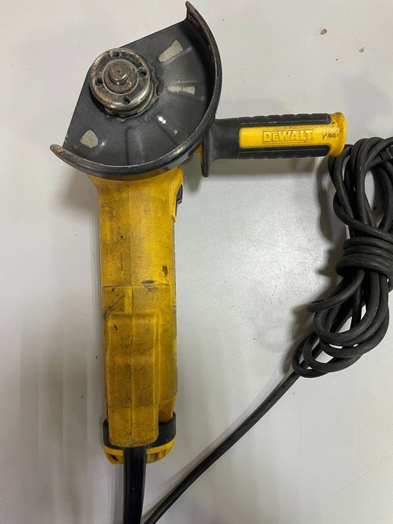 Дешево Dewalt DWE4217 з ломбарду