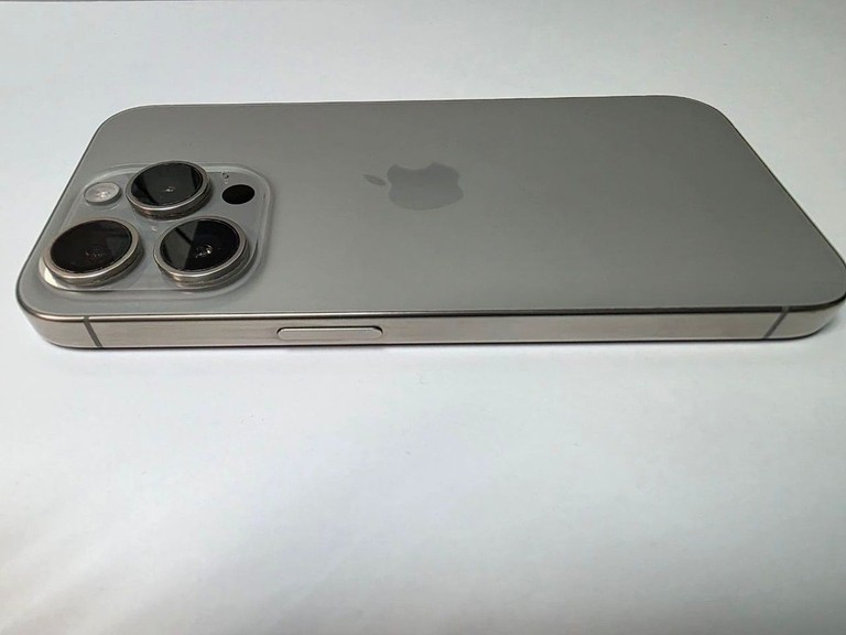 Apple iphone 15 pro 128gb Код:01-200924333. Изображение 9