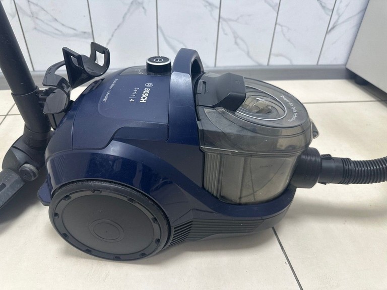 Распродажа Bosch Serie 4 BGS21X320, продавец Техноскарб