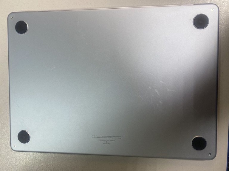 Дешиво Apple macbook air 13,6" 2025 mc6t4 / apple m4/ 8 core gpu/ ram 16gb/ ssd 256gb/ a3240 с ломбарда