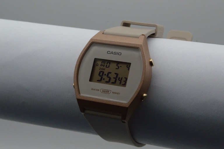 Дешиво Casio lw-204 с ломбарда