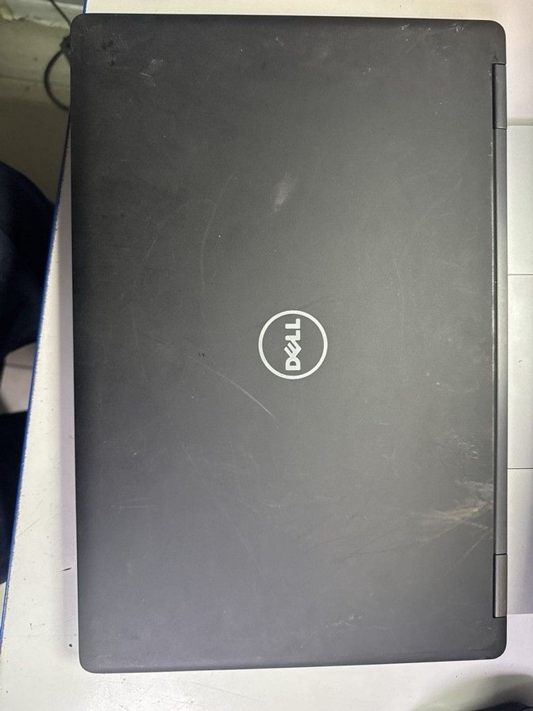 Дешево Dell 15/core i5 6300u ddr3/8gb ddr3/hdd *відсутній/ssd 128 gb/*інтегрована з ломбарду