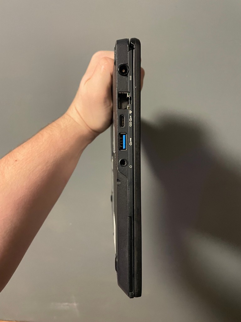 Дешево Fujitsu U727 з ломбарду