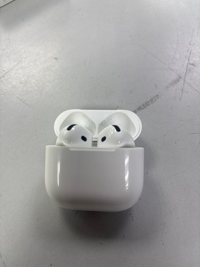 Дешево Apple airpods 4 with active noise cancellation з ломбарду