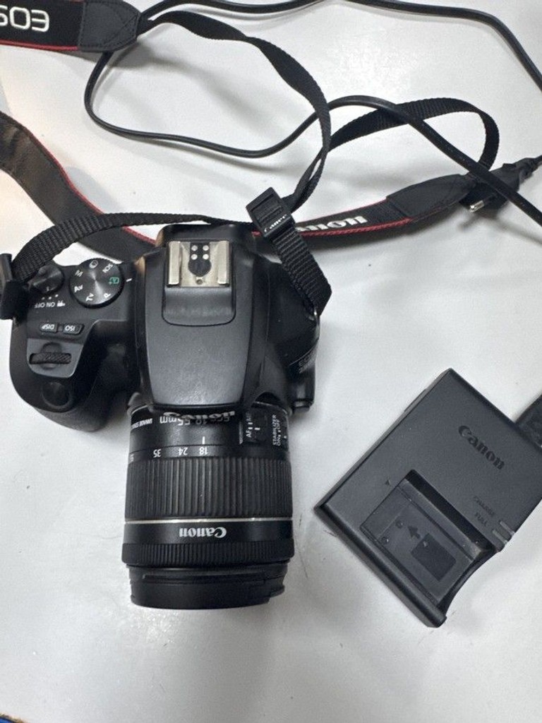 Купити Canon EOS 250D kit (18-55mm) EF-S IS STM Silver (3461C003) Б/У