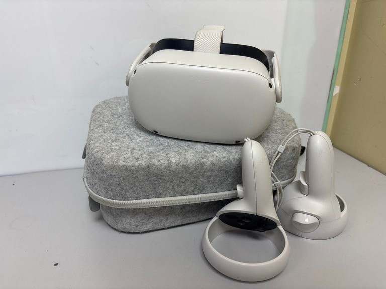 Купити Oculus Quest 2 256 GB Б/У