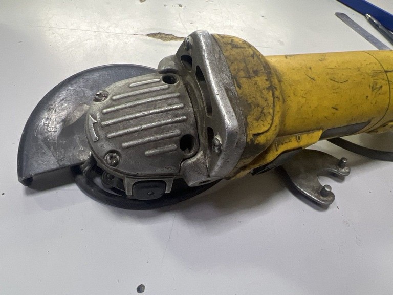 Дешево Dewalt D28134 з ломбарду