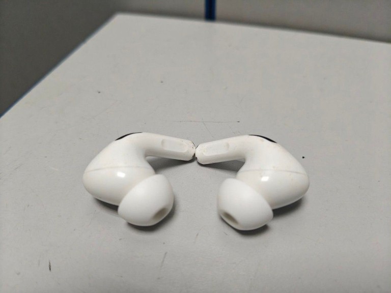 Дешево Apple AirPods Pro (MWP22) з ломбарду