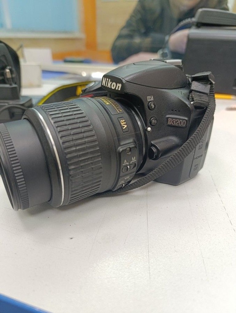 Дешево Nikon d3200 + af-s nikkor 18-55mm 1:3.5-5.6g ii ed dx з ломбарду