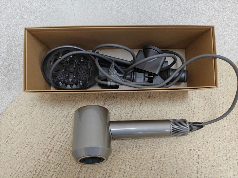 Оголошення Dyson hd07 supersonic nickel/copper Б/У
