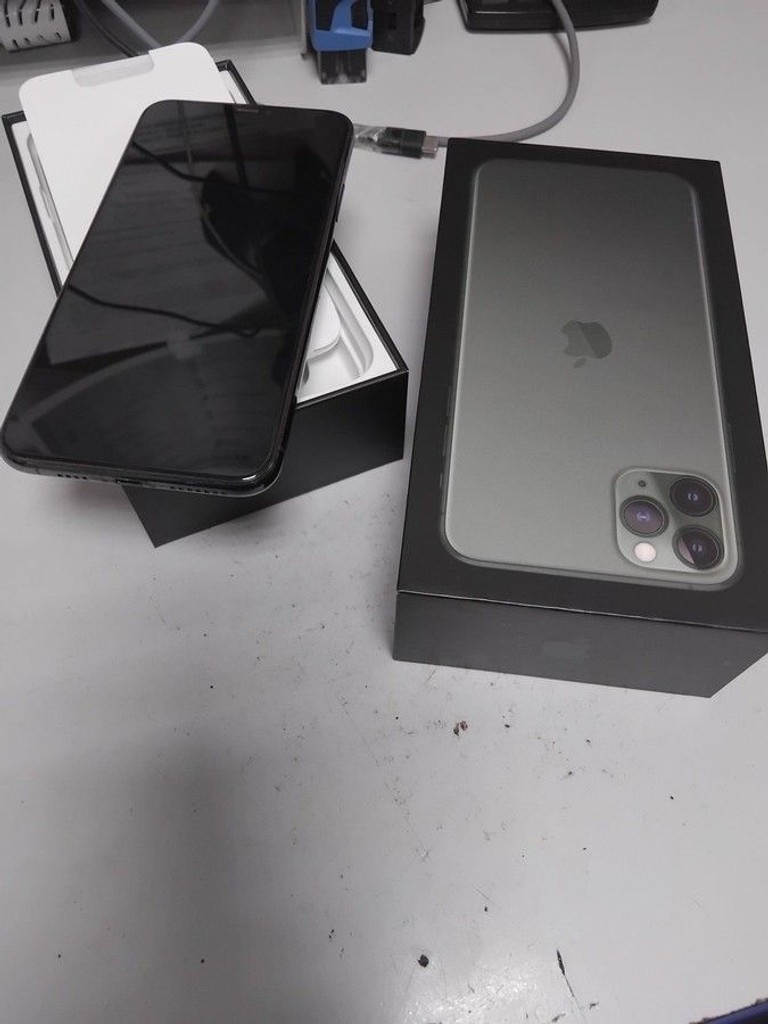 Купити Apple iphone 11 pro max 64gb Б/У