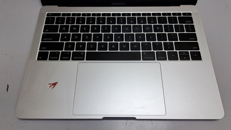 Объявление Apple macbook pro a1708 13,3" core i7 2,5ghz/ram16gb/ssd256gb/intel iris plus graphics 640 Б/У